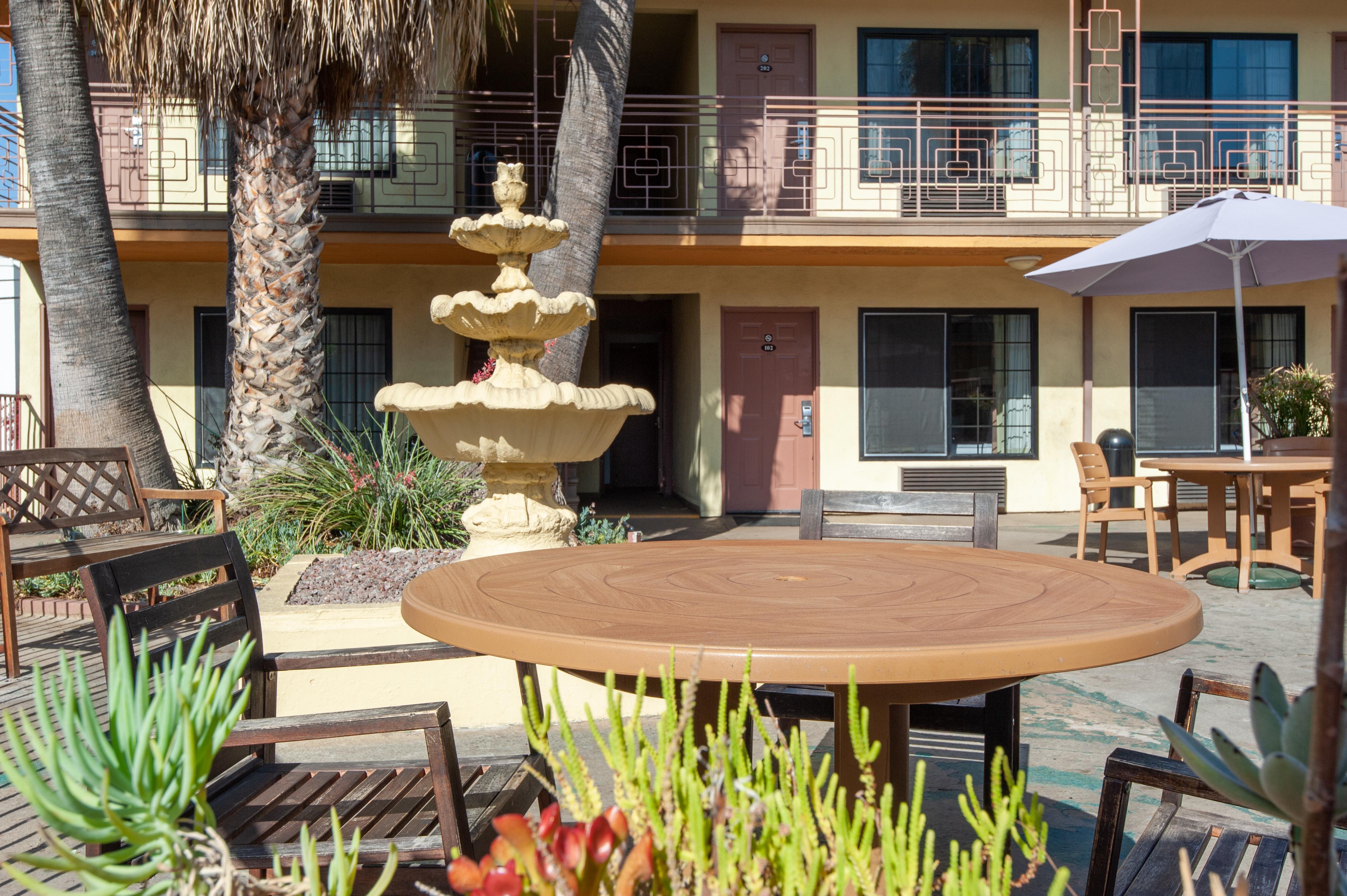 Studio City Court Yard Hotel Exteriér fotografie