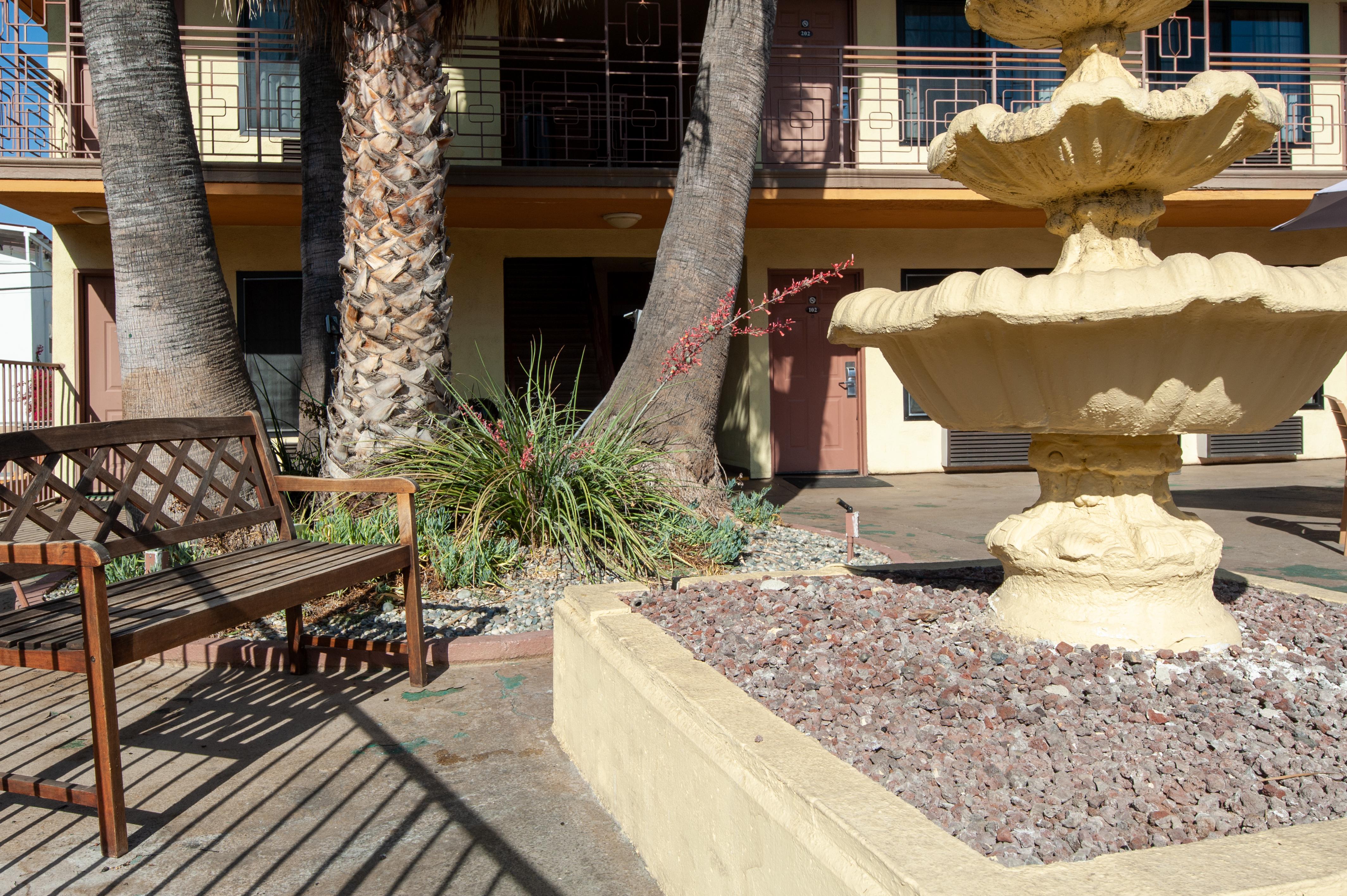 Studio City Court Yard Hotel Exteriér fotografie