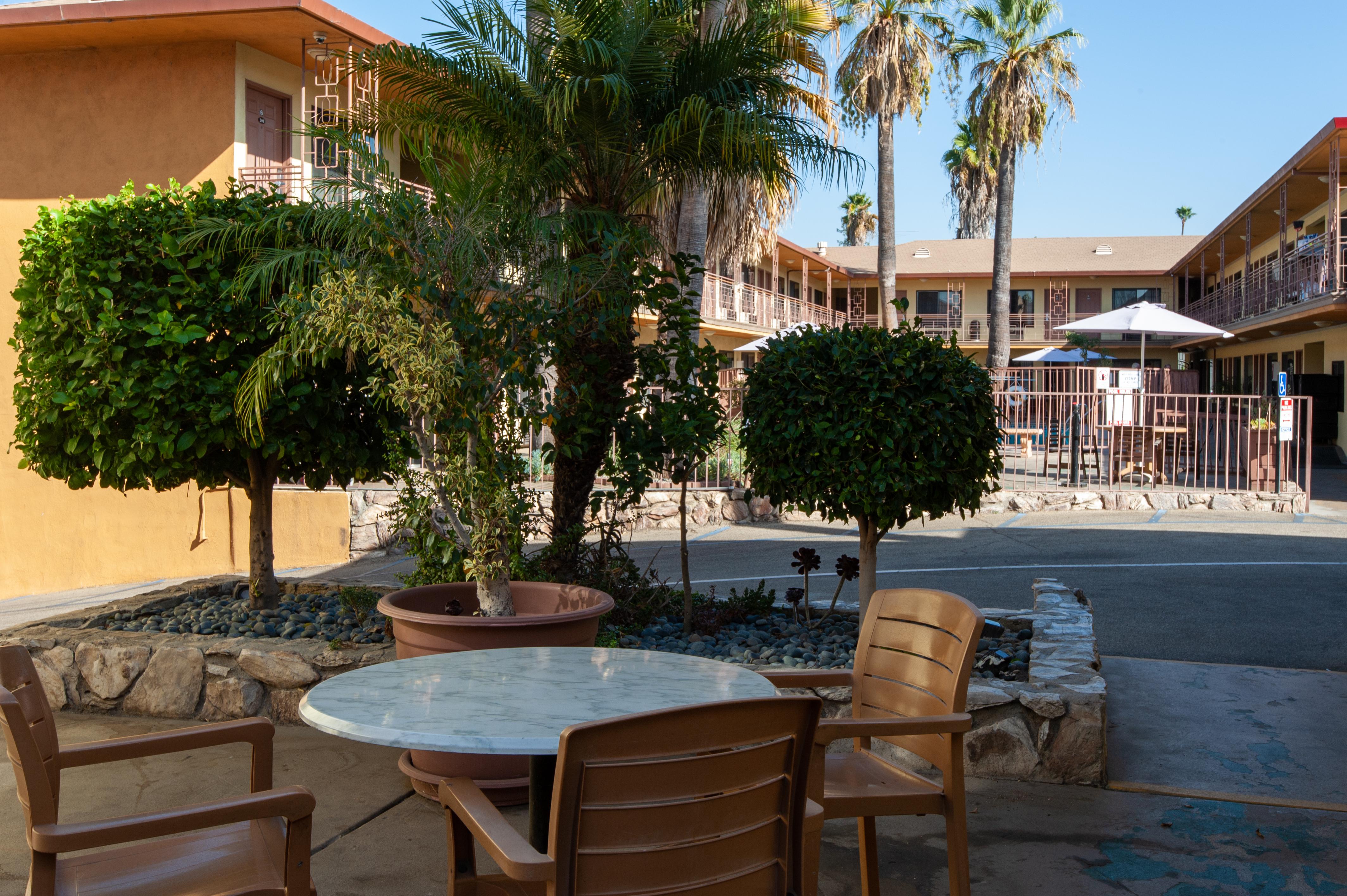 Studio City Court Yard Hotel Exteriér fotografie