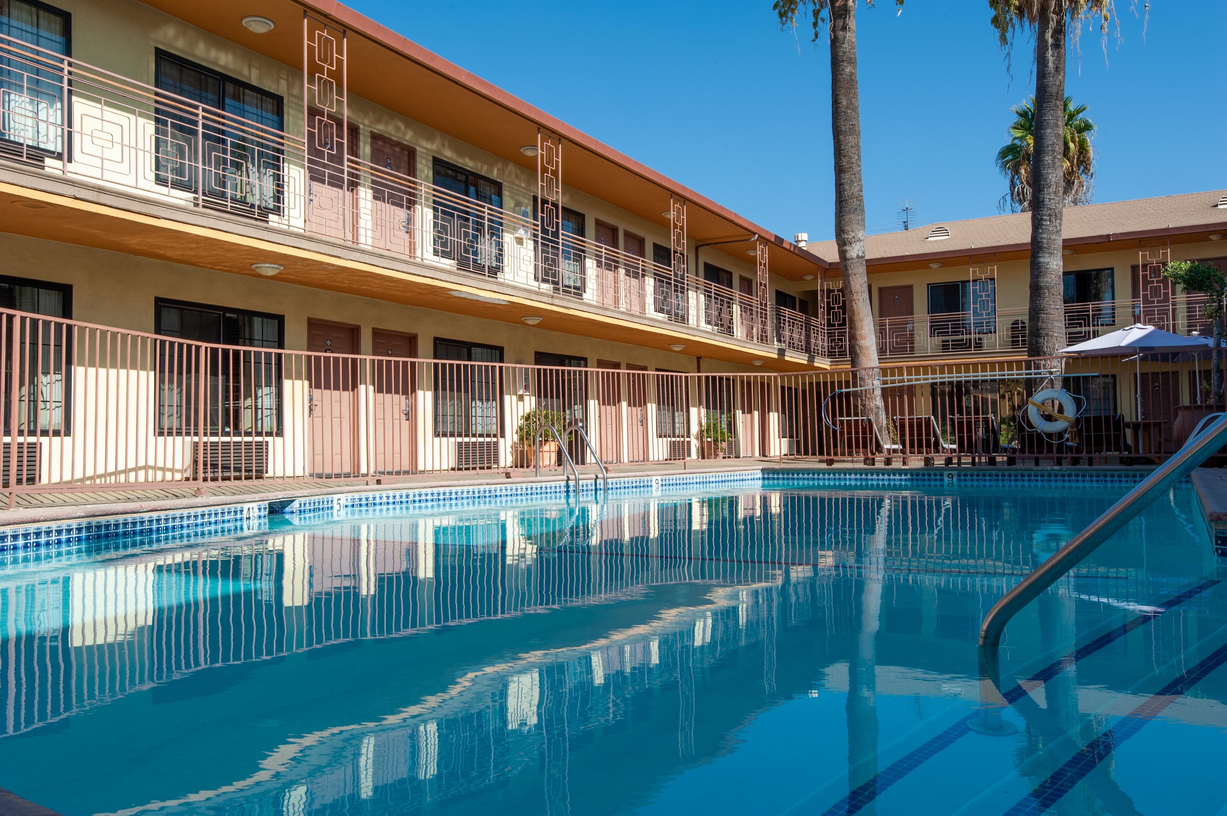 Studio City Court Yard Hotel Exteriér fotografie