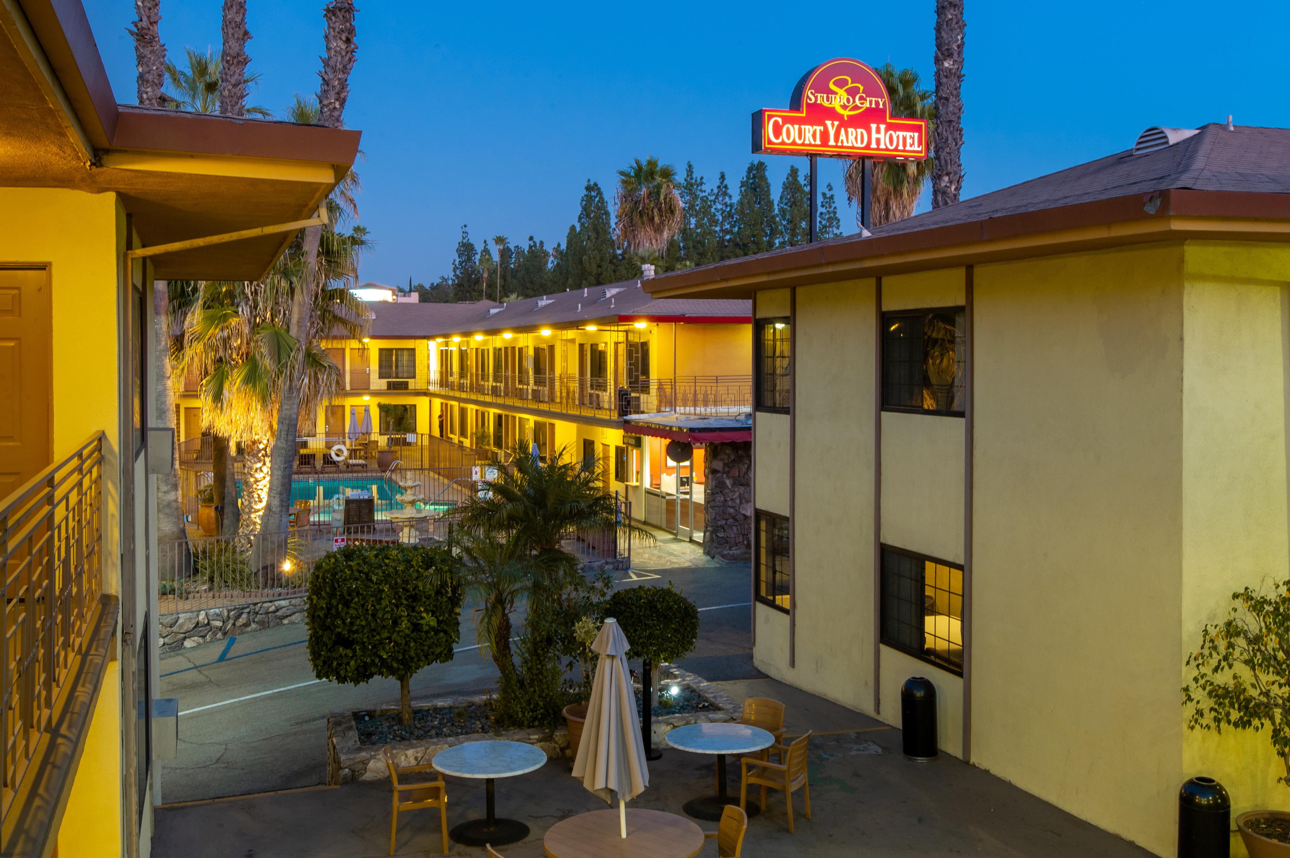Studio City Court Yard Hotel Exteriér fotografie