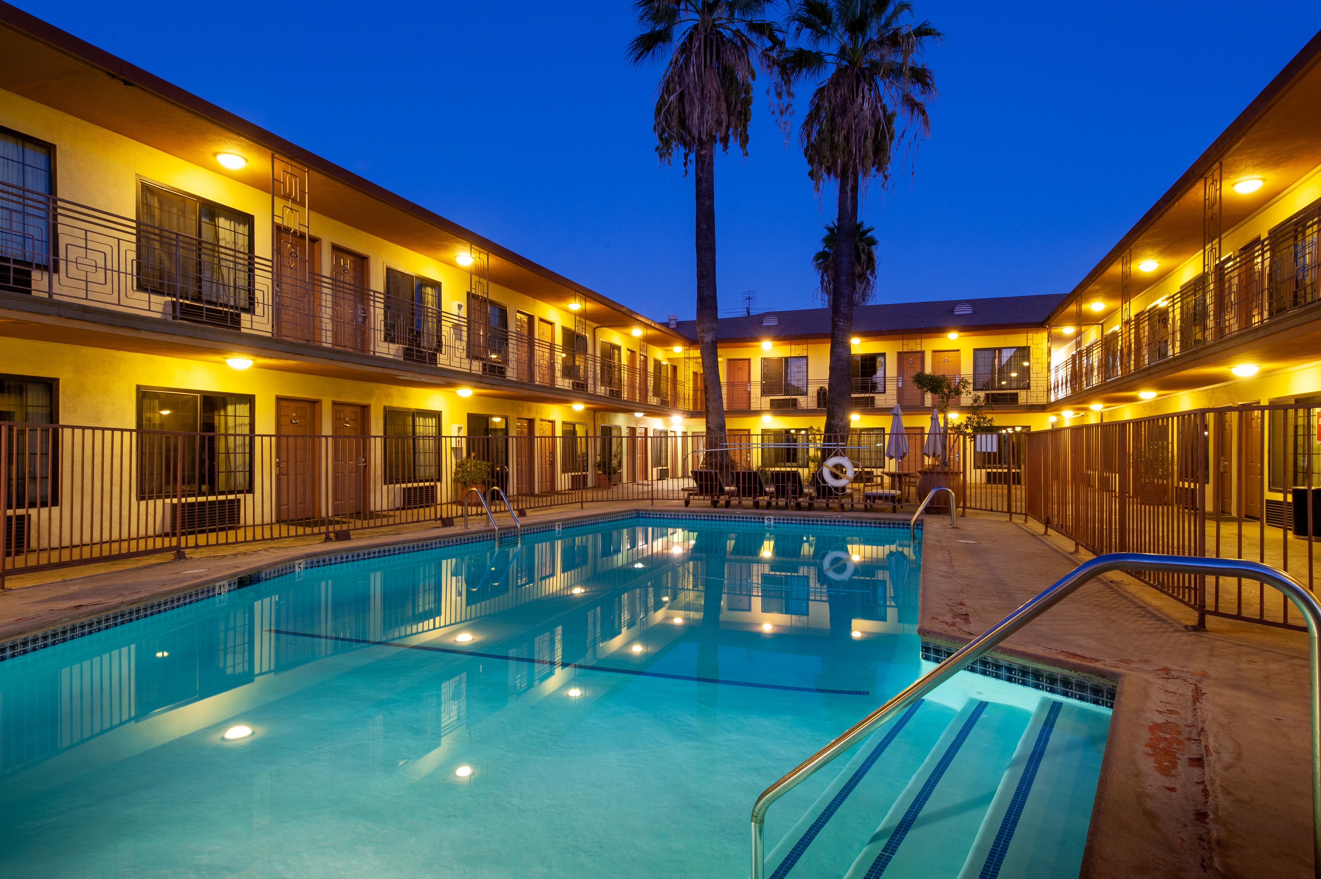 Studio City Court Yard Hotel Exteriér fotografie